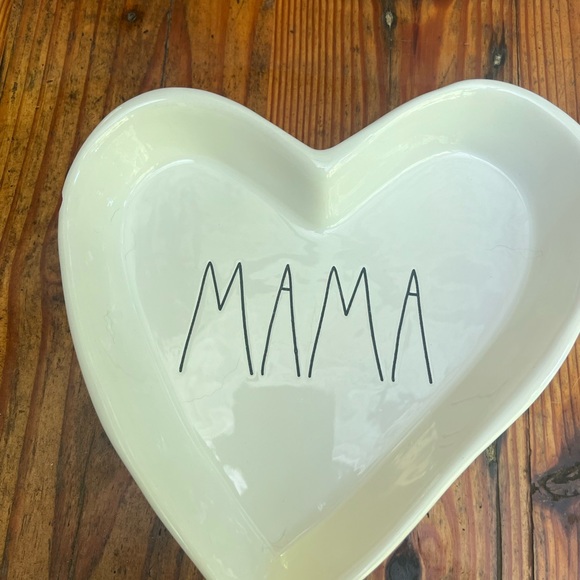 RAE DUNN Large “Mama” Heart Dish - Picture 2 of 7